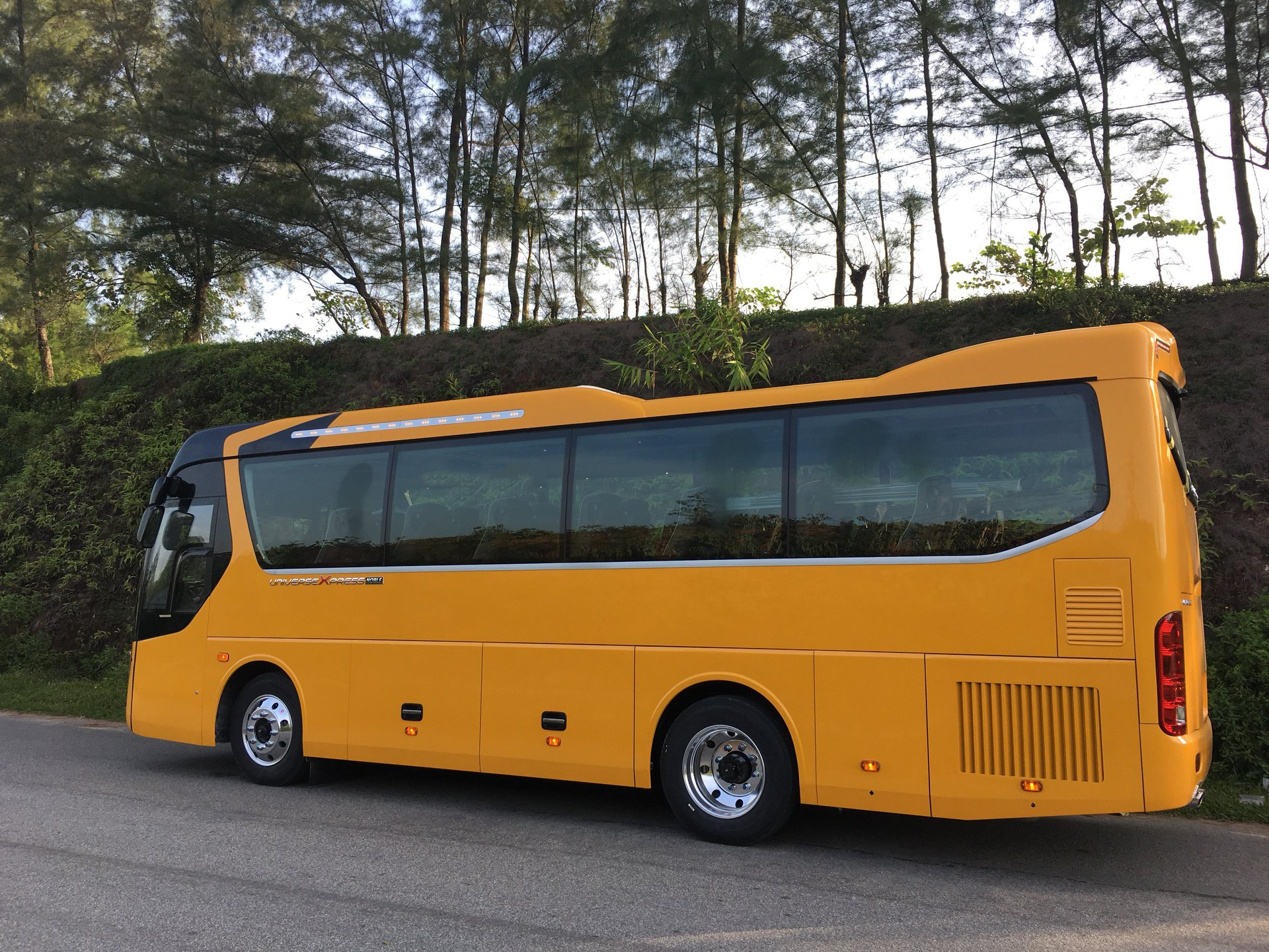 dịch vụ cho thuê xe 29 chỗ đi lễ hội yên tử