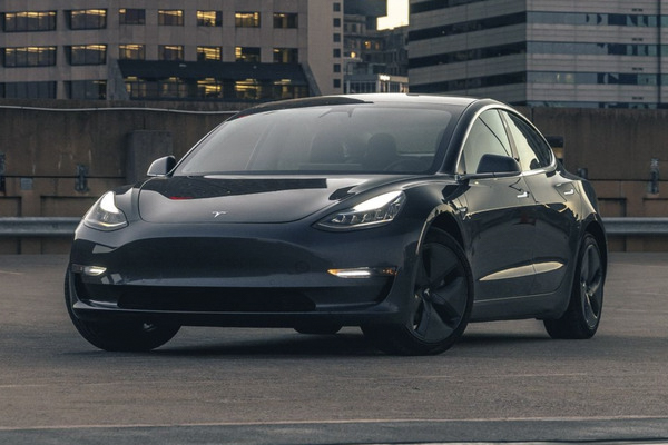 Gia xe tesla 2